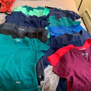 4 greys anatomy tops  7 bottoms 1 jacket size L